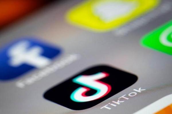 TikTok на телефоне