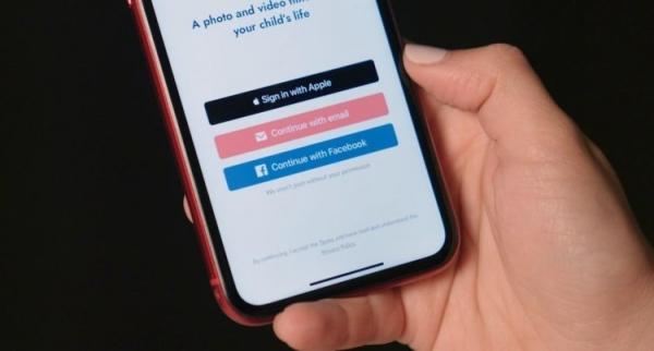 Войти с Apple