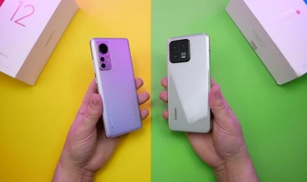 Компактные смартфоны Xiaomi. Слева — Xiaomi 12, а справа — Xiaomi 13. Компактные смартфоны Xiaomi. Слева — Xiaomi 12, а справа — Xiaomi 13. Фото.