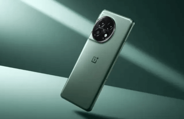 Первый телефон со Snapdragon 8 Gen 3. Возможно, это будет первый телефон на Snapdragon 8 Gen 3. Фото.