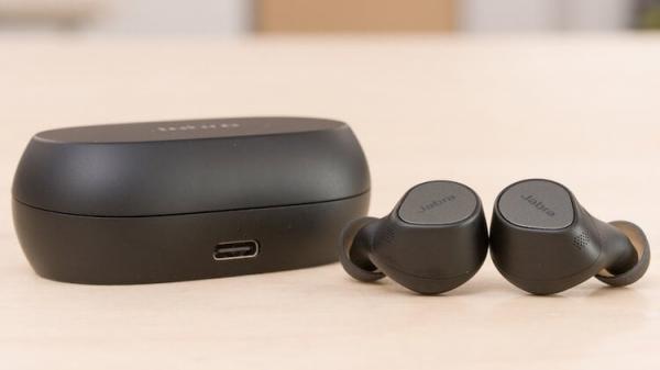 Jabra Elite 7 Pro — оптимальные наушники для Андроид. Jabra Elite 7 Pro. Фото.