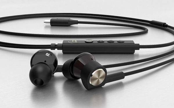 Creative SXFI Trio — наушники с USB-C. Creative SXFI Trio. Источник: Creative Labs. Фото.