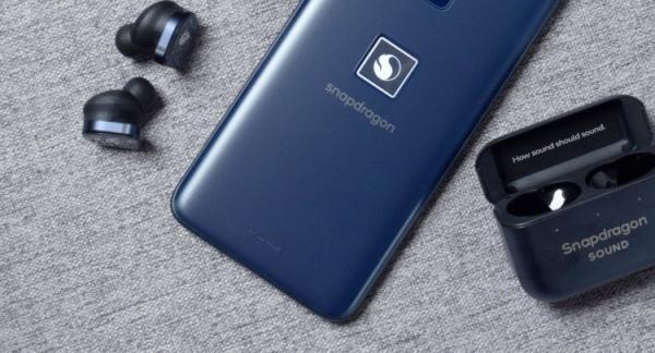 ИИ на смартфоне. У такого смартфона Snapdragon может буть самый крутой ИИ. Источник: SuperPlanshet. Фото.