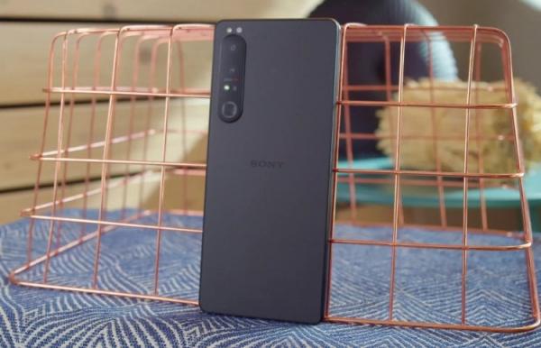 Смартфоны Sony 2023 года. В 2023 году Sony выпустила всего 3 модели. Фото: GSMArena Official. Фото.