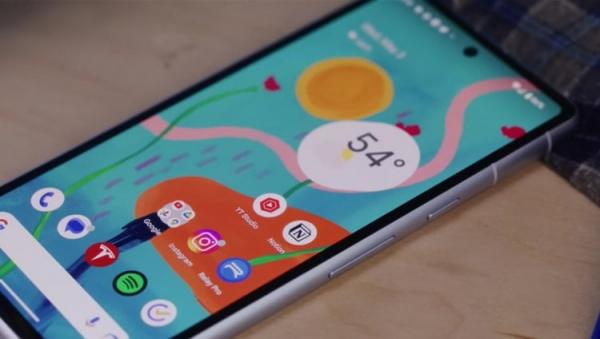 Преимущества Google Pixel 7a. Программная поддержка — конёк смартфонов Google Pixel. Фото.