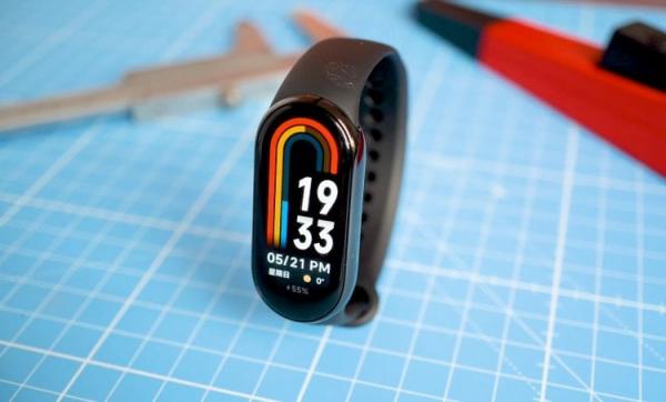Фитнес-браслет Xiaomi Band 8. Обновленная версия сверхпопулярного фитнес-браслета. Фото: The Quantified Scientist. Фото.