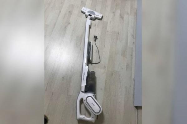 Недорогой вертикальный пылесос. Пылесос Deerma весь год отдавали с хорошей скидкой. Фото.