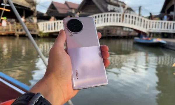 Красивый смартфон Xiaomi Civi 3. Возможно, этот смартфон появится на глобальном рынке под именем Xiaomi 14 Lite. Фото: Польза NET. Фото.