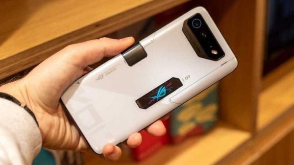 ASUS ROG Phone 7 — лучший игровой телефон для всех. ASUS ROG Phone 7. ASUS ROG Phone 7 — лучший игровой телефон для всех. ASUS ROG Phone 7. Фото.