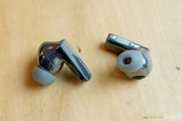 Обзор Huawei FreeBuds Pro 3. Форма ножки наушников довольно необычная. Фото.