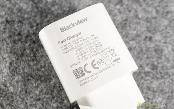 Обзор Blackview Shark 8. Мощный блоки питания в комплекте. Фото.
