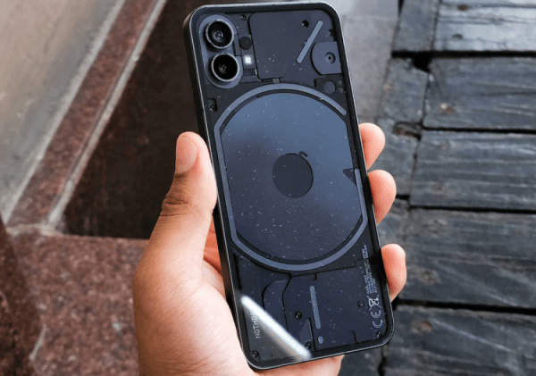 Дешевый Nothing Phone. Дизайн новинки может измениться, но не сильно.. Фото.