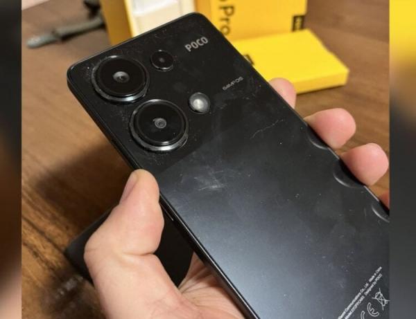 Красивый недорогой смартфон. POCO M6 Pro слишком быстро покрывается пятнами. Фото.