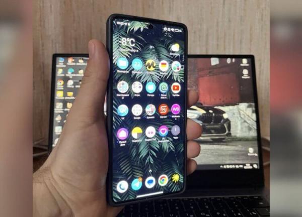 Красивый недорогой смартфон. У POCO M6 Pro очень яркий дисплей. Фото.