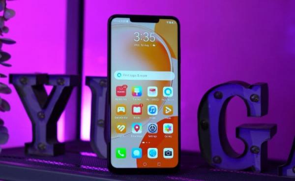 Большой смартфон HUAWEI nova Y91. Смартфон для тех, кто хочет вернуться в 2018 год. Фото: YugaTech. Фото.