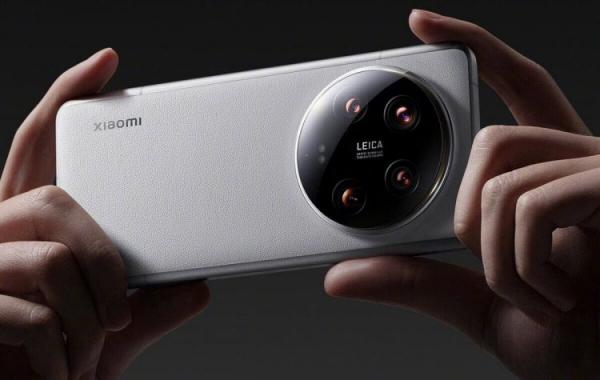 Чем глобалка Xiaomi 14 Ultra отличается от китайской версии. У глобальной версии Xiaomi 14 Ultra меньше аккумулятор. Фото.