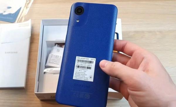 Наклейка с IMEI на смартфоне. Видим пленку — сразу отшиваем. Наклейка с IMEI на смартфоне. Видим пленку — сразу отшиваем. Фото.
