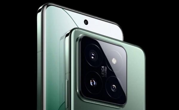 Продвинутый смартфон Xiaomi 14 Pro. Xiaomi 14 Pro больше и у него слегка изогнутый экран. Фото.