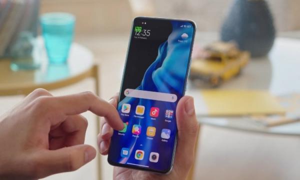 Характеристики Xiaomi Mi 11. К экрану Xiaomi Mi 11 нет никаких вопросов! Он и в 2024 году очень крут! Фото: GSMArena Official. Фото.