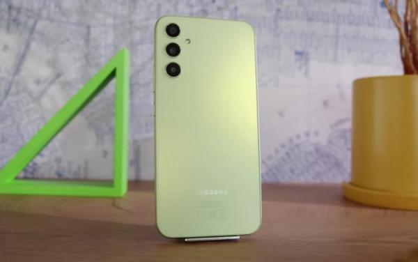 Мощный смартфон Samsung Galaxy A34. Один из самых мощных смартфонов Samsung за свои деньги. Фото: GSMArena Official. Фото.
