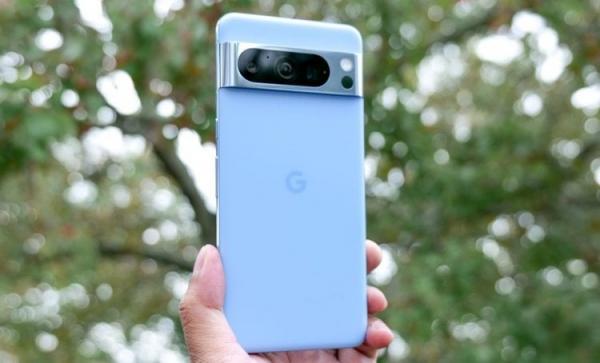 Пересказ статей на основании ИИ. Естественно, распространение ИИ от Google будет начинаться с Pixel c приставкой Pro. Пересказ статей на основании ИИ. Естественно, распространение ИИ от Google будет начинаться с Pixel c приставкой Pro. Фото.