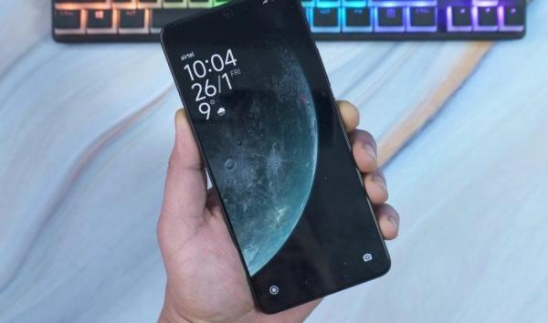 Суперобои Луна для HyperOS. Суперобои с Луной можно установить только вручную. Фото: Technobuzznet. Фото.