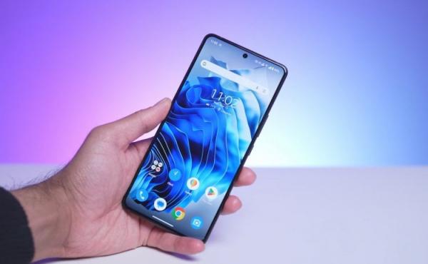 Характеристики ASUS Zenfone 11 Ultra. Плоский экран с минимальными рамками — то, что нужно. Фото: SuperSaf. Фото.
