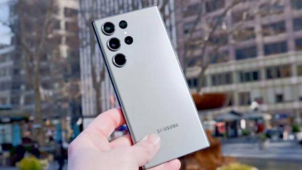 Смартфоны серии Galaxy S23. Galaxy S23 Ultra является самым мощным в линейке. Фото.