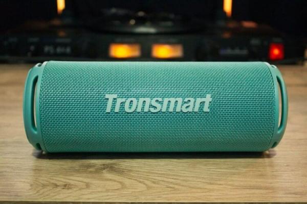 Tronsmart T7 Lite — колонка с хорошим аккумулятором. Колонка Tronsmart T7 Lite продается в разных цветах. Изображение: mychooz.com. Фото.