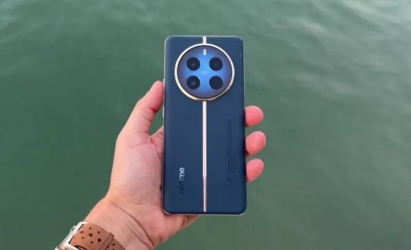 realme 12 Pro — смартфон с оптическим зумом. Смартфон для тех, кто любит фотографировать объекты на расстоянии. Фото: Польза NET. Фото.