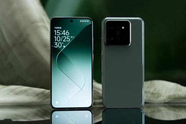 Самый крутой смартфон Xiaomi. В зеленом цвете Xiaomi 14 смотрится особенно круто. Изображение: vopmart.com. Фото.