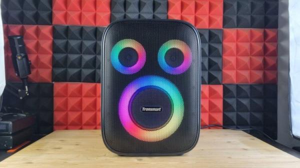 Tronsmart Halo 200 — блютуз колонка с караоке. Halo — одна из самых мощных колонок в линейке Tronsmart. Изображение: ixbt.com. Фото.