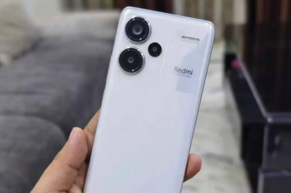 Мощный смартфон Redmi Note 13 Pro+ 5G. Redmi Note 13 Pro+ 5G — мощный смартфон, производительности которой достаточно для любых задач. Мощный смартфон Redmi Note 13 Pro+ 5G. Redmi Note 13 Pro+ 5G — мощный смартфон, производительности которой достаточно для любых задач. Фото.