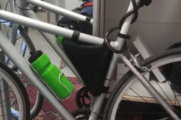 Треугольная сумка на раму велосипеда. Изображение: AliExpress. Треугольная сумка на раму велосипеда. Изображение: AliExpress. Фото.