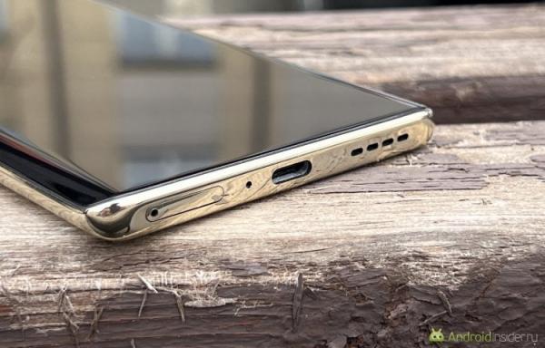 Лучшая беспроводная зарядка. Телефон тоже заряжается через USB Type-C. При этом, даже при сильно минусовых температурах. Фото.