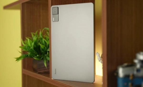 Чем Redmi Pad Pro отличается от Redmi Pad. Базовый Redmi Pad вышел в конце 2022 года. Фото: GadgetByte. Фото.