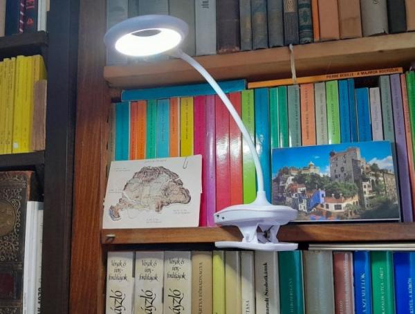 Прикроватный светильник с клипсой. Прикроватная лампа с клипсой — отличное решение на каждый день. Прикроватный светильник с клипсой. Прикроватная лампа с клипсой — отличное решение на каждый день. Фото.