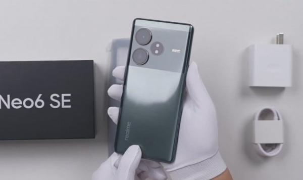 Мощный смартфон realme GT Neo6 SE. На эту горячую новинку realme уже началась охота. Фото: Zahar Mobile Review. Фото.