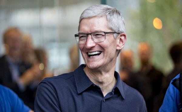Почему я не перейду на Apple. Тим Кук решает, что лучше для фанатов Apple, в то время как пользователи Android могут сделать свой выбор самостоятельно, отталкиваясь от десятков и сотен предложений. Фото.