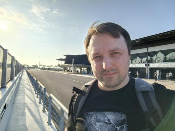 Наверное это лучший телефон за 30 000 рублей. У него шикарный экран и магнитная зарядка. Как снимает Infinix Note 40 Pro. Фото.