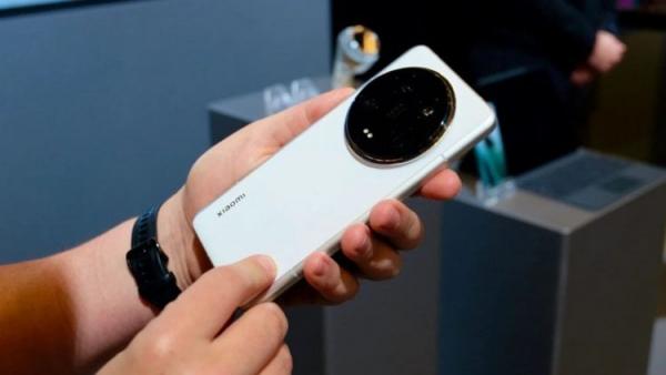 Какой флагман Xiaomi взять в 2024 году. Новый Xiaomi 14 Ultra уже можно достать с хорошей скидкой. Какой флагман Xiaomi взять в 2024 году. Новый Xiaomi 14 Ultra уже можно достать с хорошей скидкой. Фото.