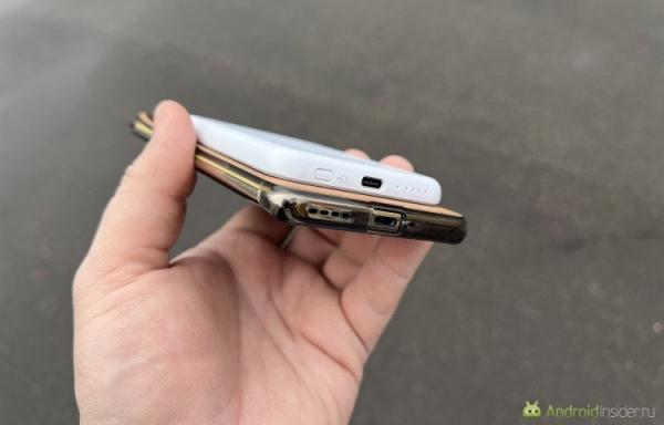 Лучшая беспроводная зарядка. Заряжается магнитный PowerBank через USB Type-C. Фото.