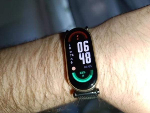 Фитнес-браслет Xiaomi недорого. Этот фитнес-браслет будет хорош в ближайшие годы — берите скорее! Фото.