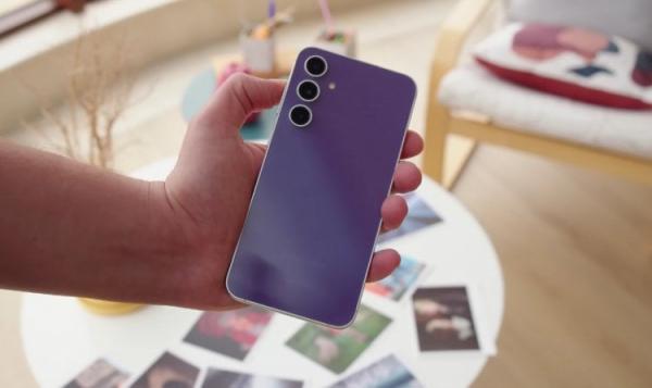 Недорогой Samsung Galaxy S23 FE. Еще одно подобие флагмана за разумные деньги. Фото: GSMArena Official. Недорогой Samsung Galaxy S23 FE. Еще одно подобие флагмана за разумные деньги. Фото: GSMArena Official. Фото.