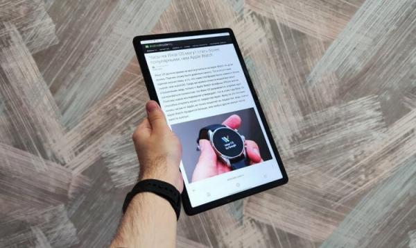 Планшет для просмотра фильмов. С высокой герцовкой приятно листать AndroidInsider.ru и не только. Фото.