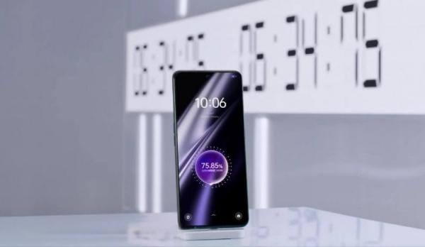 Самая быстрая зарядка для телефона. Китайские смартфоны заряжаются очень быстро. Фото.