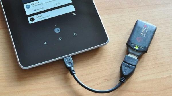 Что можно подключить через USB OTG. Флешка — самое банальное, что можно подключить через OTG. Фото.