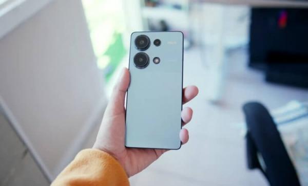 POCO M6 Pro — лучший смартфон до 15000. Стилевый смартфон до 15 тысяч рублей. Фото: Renzo Claros — Tech & Cameras. Фото.