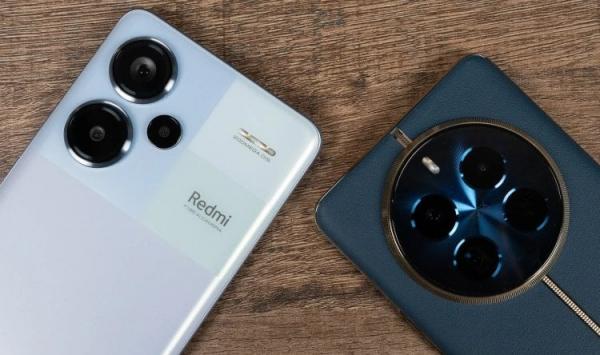 Конкуренты Redmi Note 13 Pro+. Redmi Note 13 Pro+ на фоне прямого конкурента realme 12 Pro+. Фото.