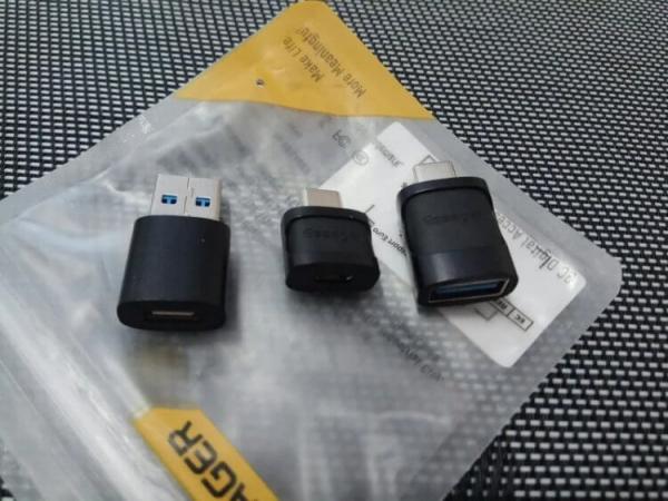 Переходник USB-C на USB. Набор состоит сразу из трех переходников. Фото.